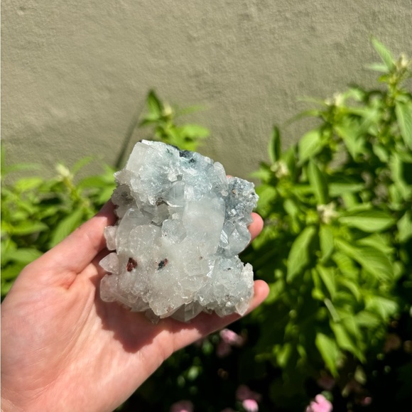 Large Clear Quartz Crystal Cluster - Picture 7 of 10